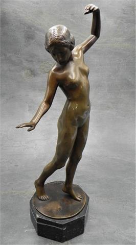 Bronzefigur